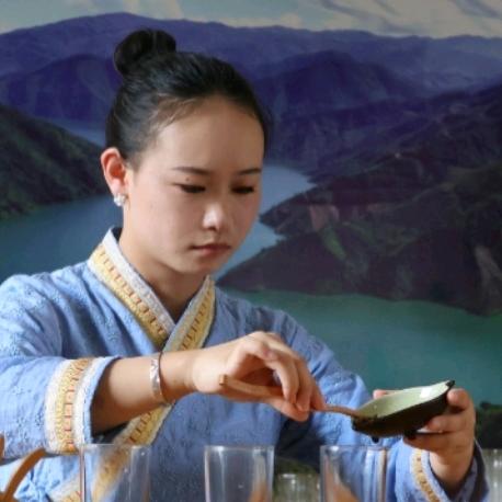 塔宝毅