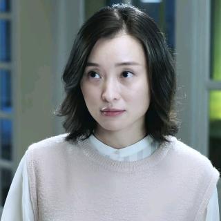 一朵风中摇曳的凌玲女士