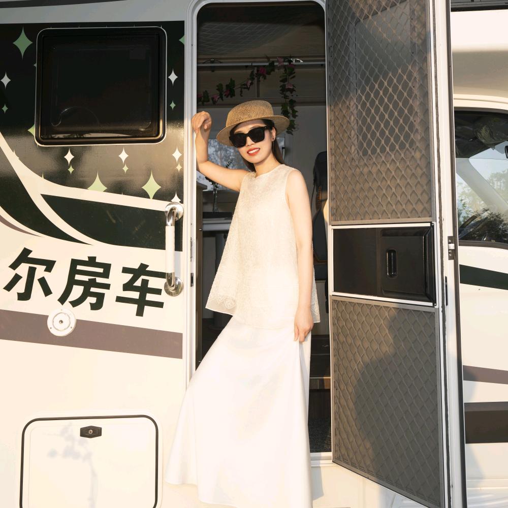 悦升途商务车房车