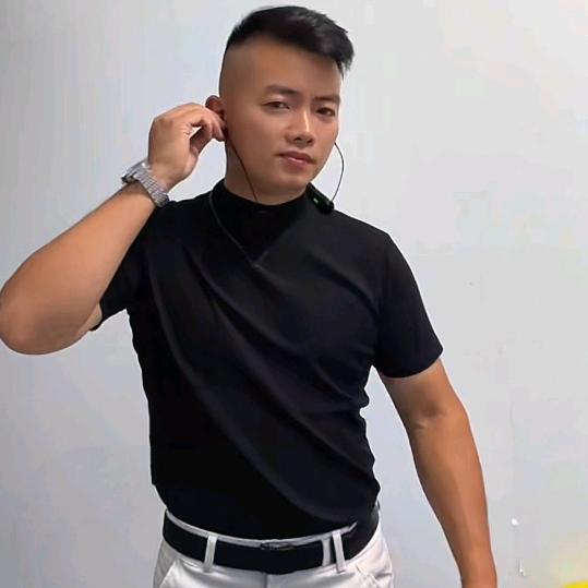 小伟哥🎤（老三）早上08:30 开播