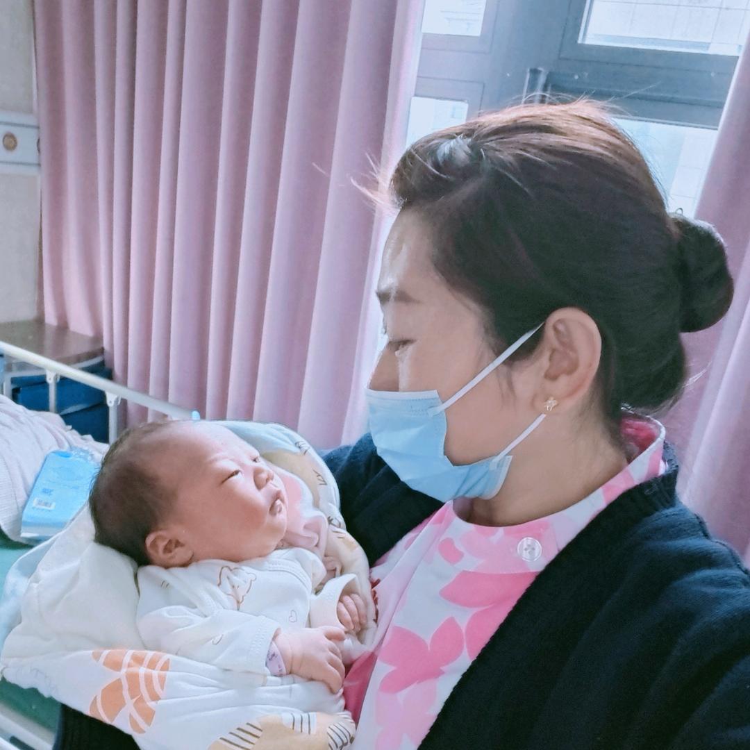 母婴护理师徐姐