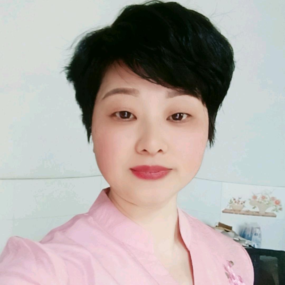 泥泥姐姐