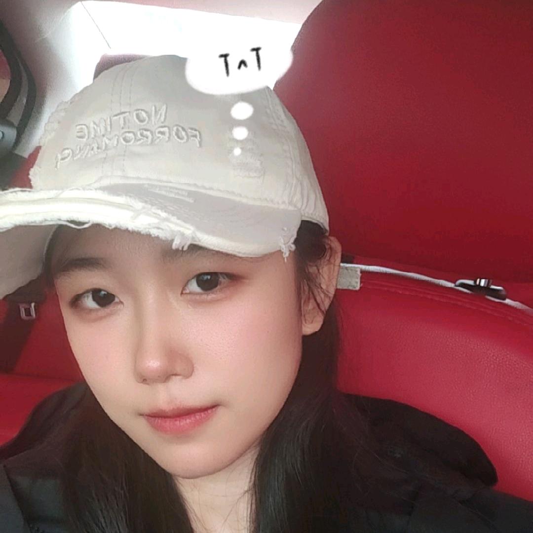 是秀秀吖(｡･ω･｡)ﾉ♡