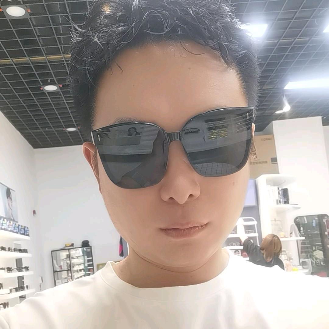 徐州卖眼镜的小哥