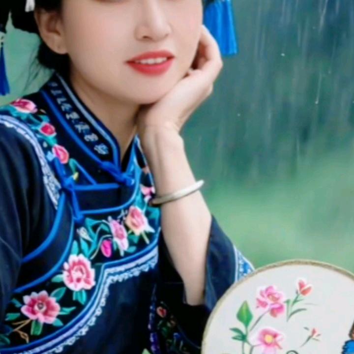 悄悄流泪