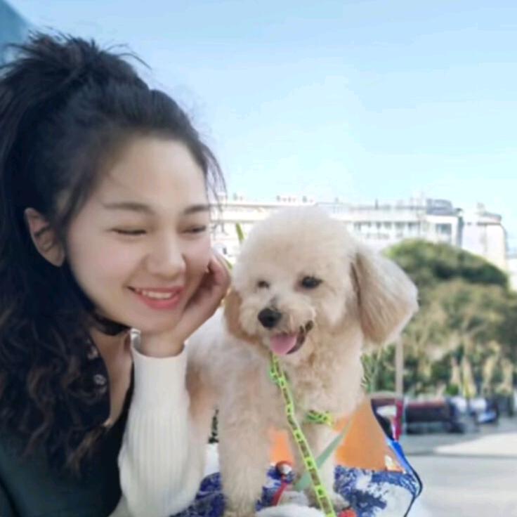 琪琪和那只狗🐶