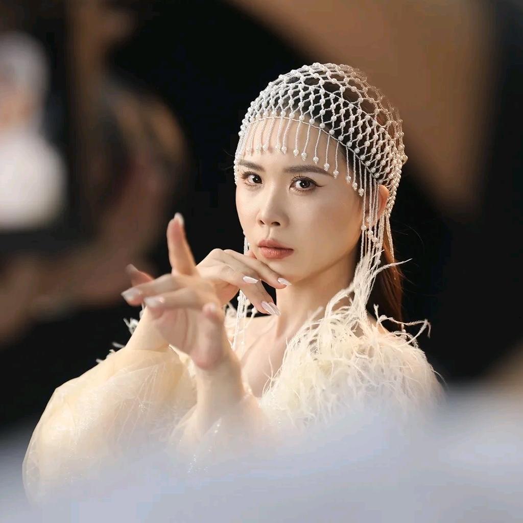 她蜜粉辣妈燕子