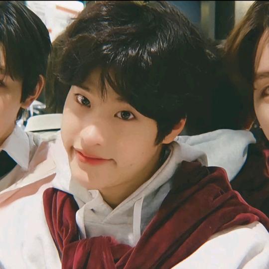 ₍˄·͈༝·͈˄*₎◞ ̑̑