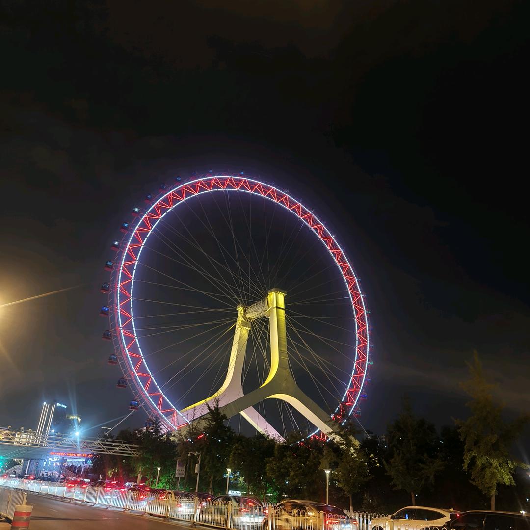 🌹🌹爱笑的眼睛