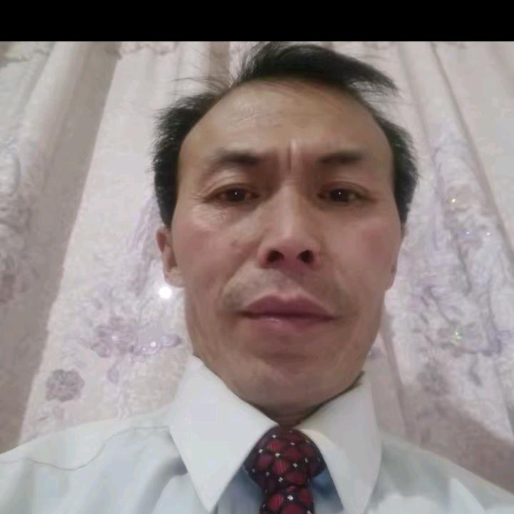 帅哥爱唱歌 ，每天9点开播，欢迎进直播间