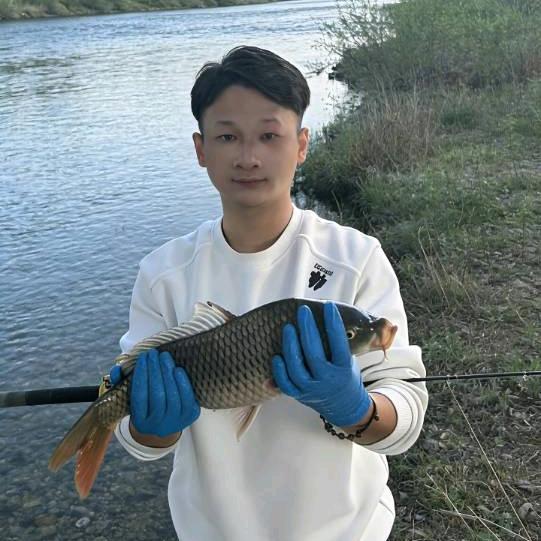 赵大胆钓鱼🎣
