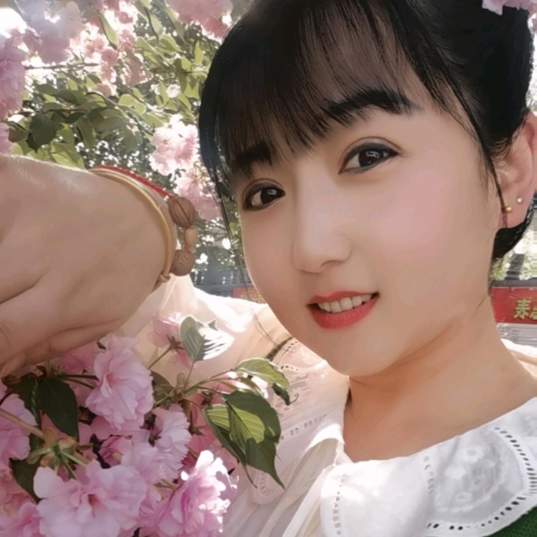 妮妮☘️🌹🌺🌸