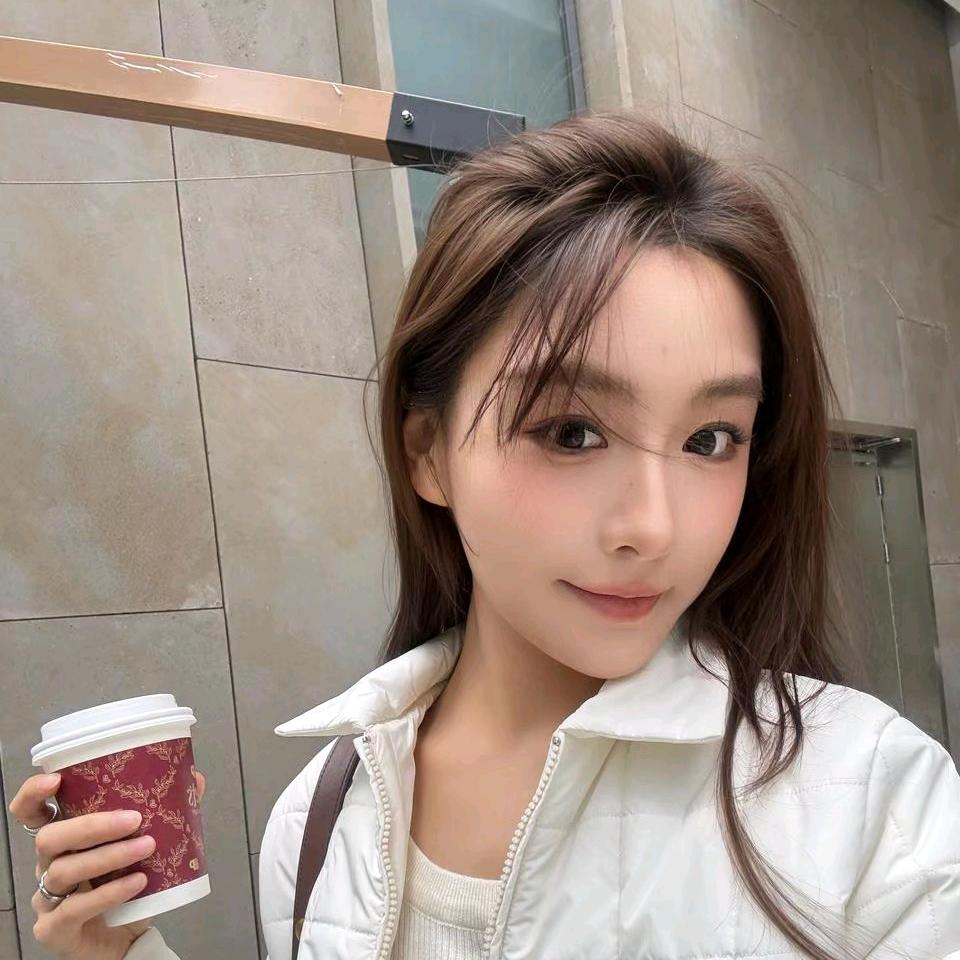 FOREVERCAN小纯(时尚穿搭)