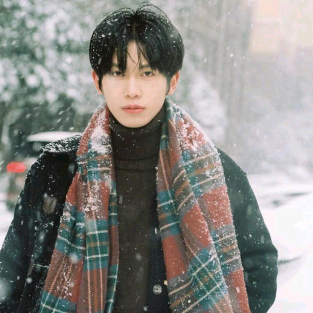 不想上班儿的菜菜。🏸