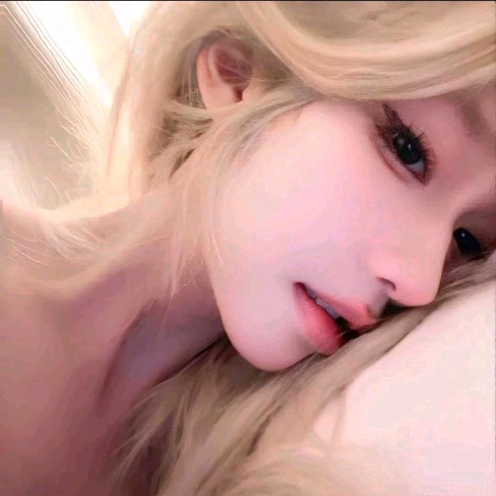 𝒙.纯情啵啵
