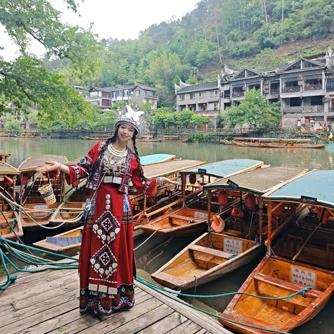 雷俊英彩墨山水