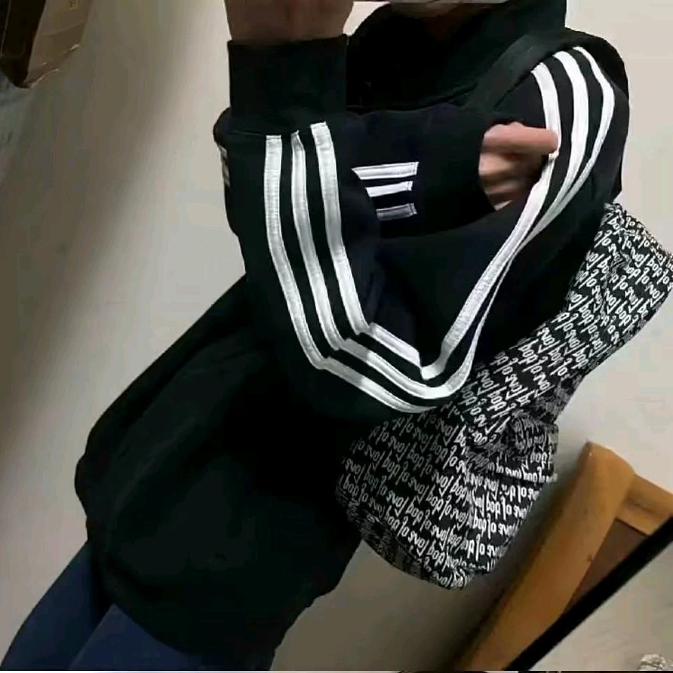 忧郁小海.