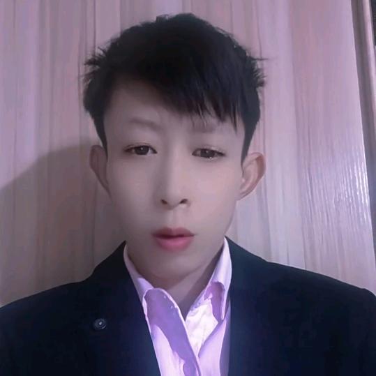 宝***