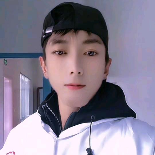 任何人不相信，只能靠自己，✊