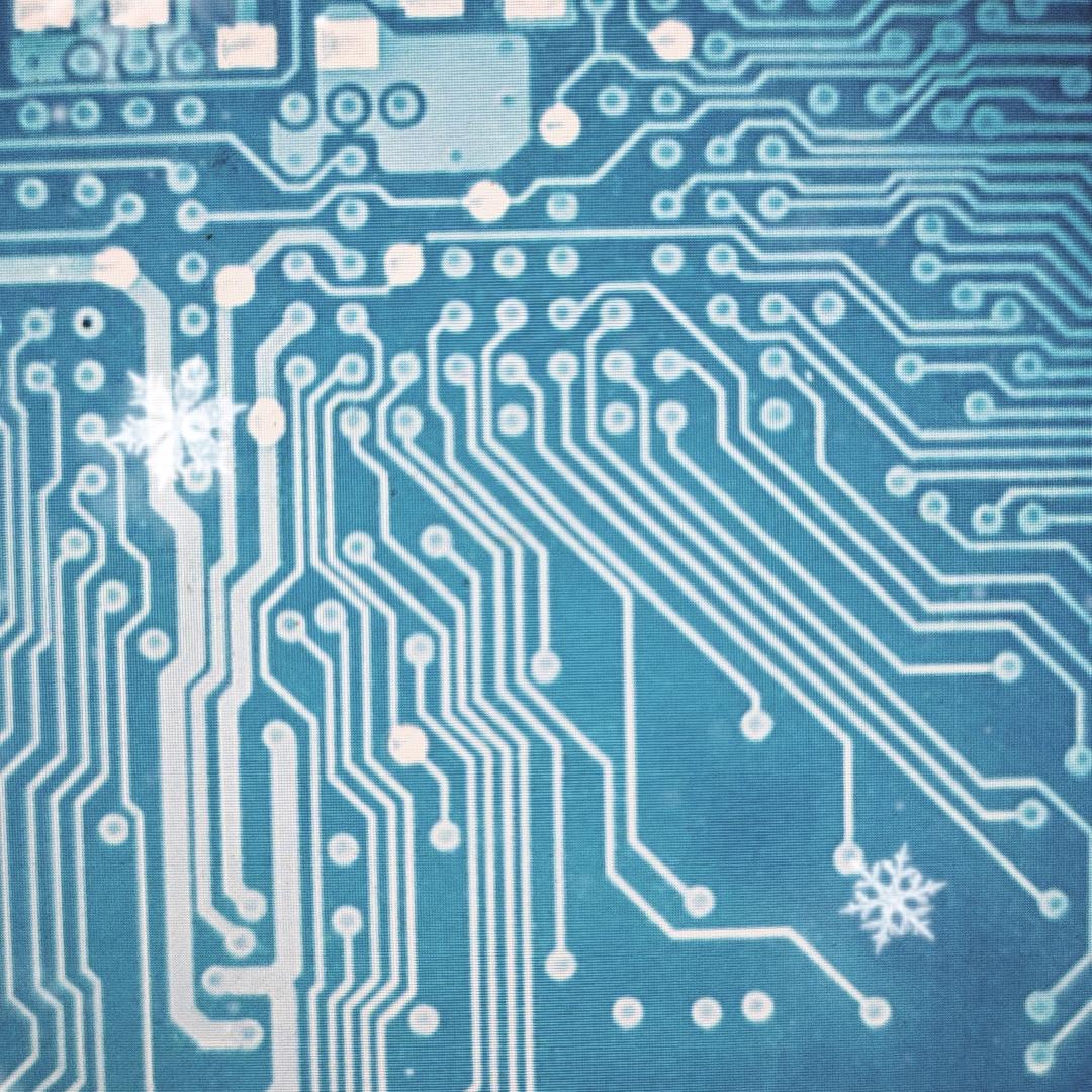 爱玩电器的小白