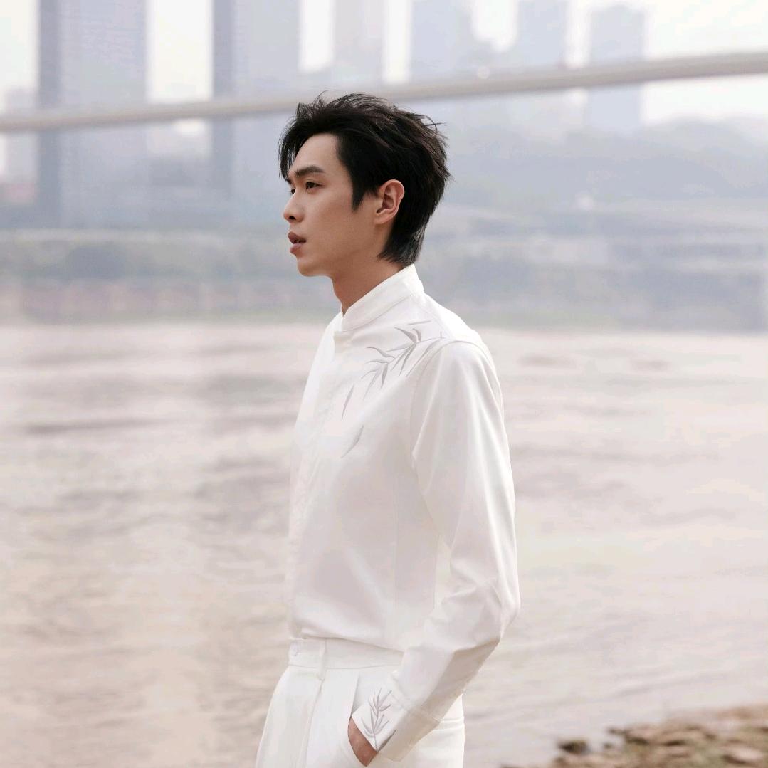 张若昀拍第二季了吗