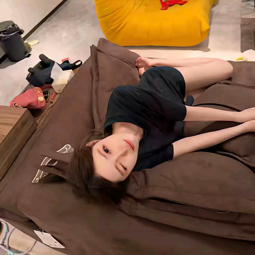 泛红的脸夹