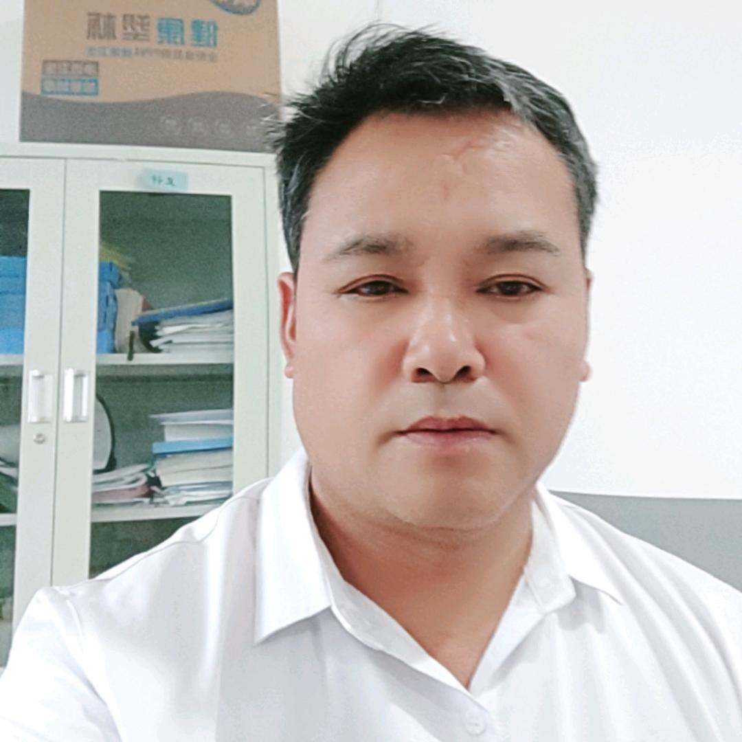 爱唱歌的七零后村官