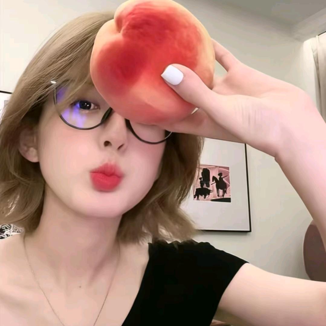 吃货姑娘嘴可爱