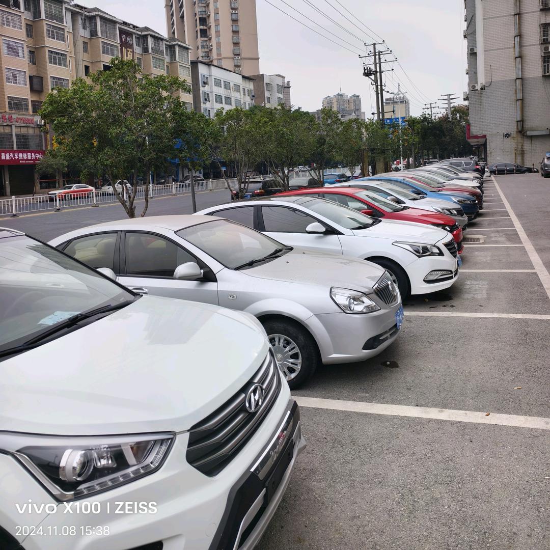汽车驿站吕公子二手车