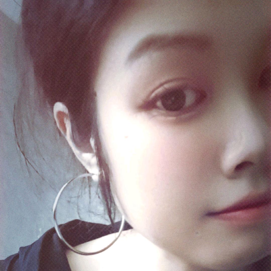 牵着蜗牛去散步🍎