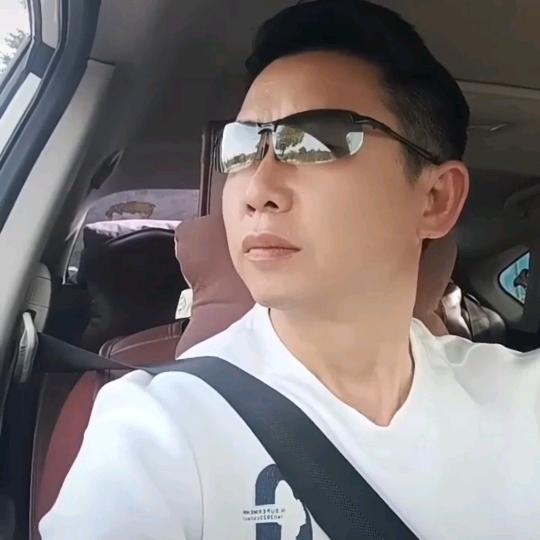 哥有一个意