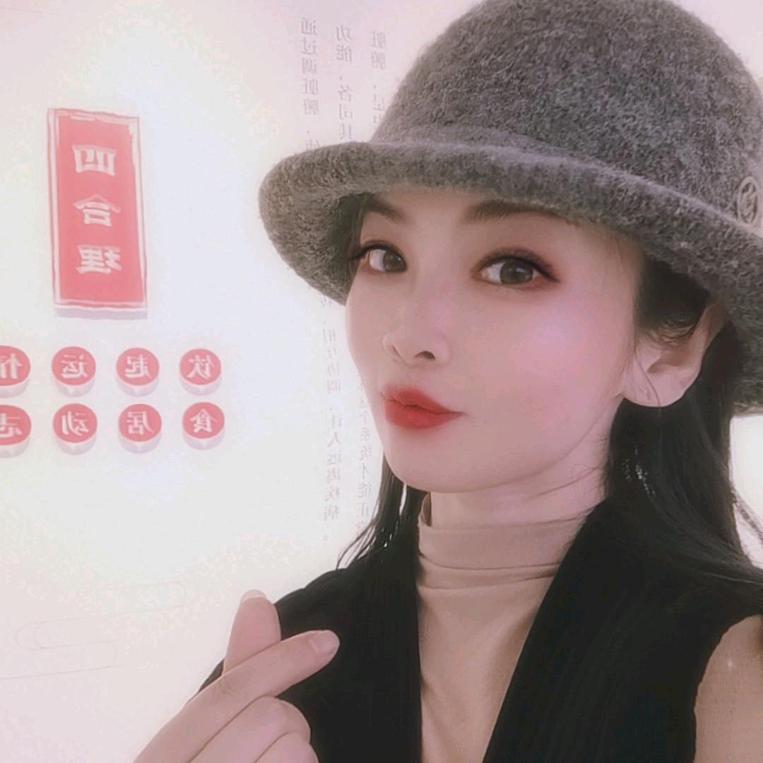 爱笑的万能姣