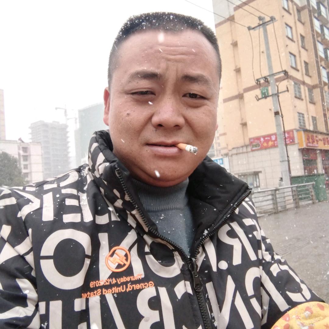 底大湾煤炭哥老黑