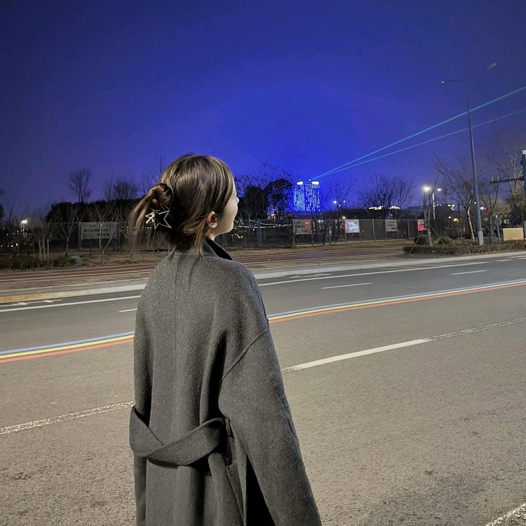 黑暗の亾ωθ的光つ