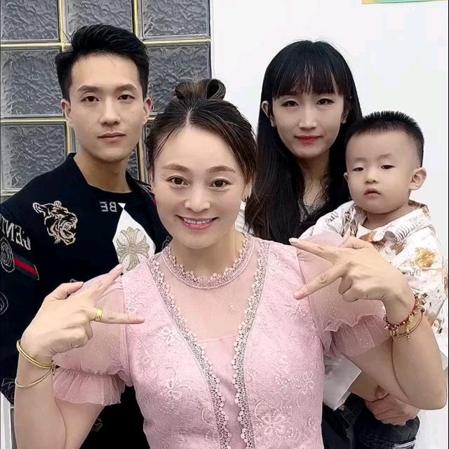 田2妹憨包（表弟）