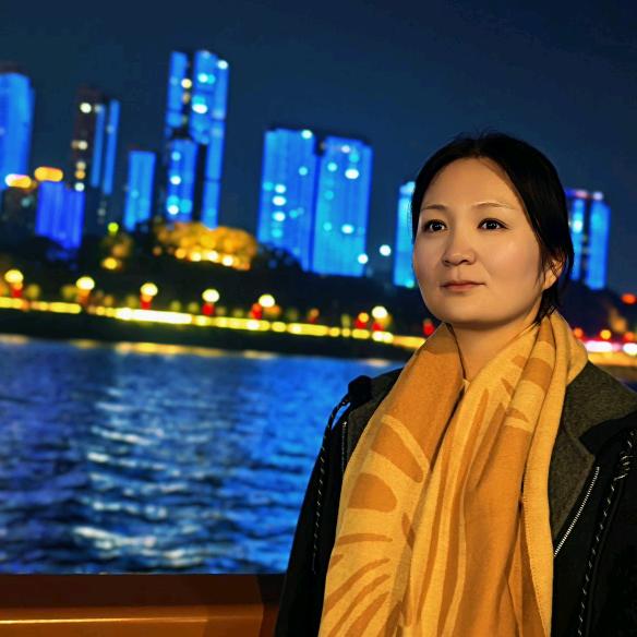 华城豪亿——徐老师