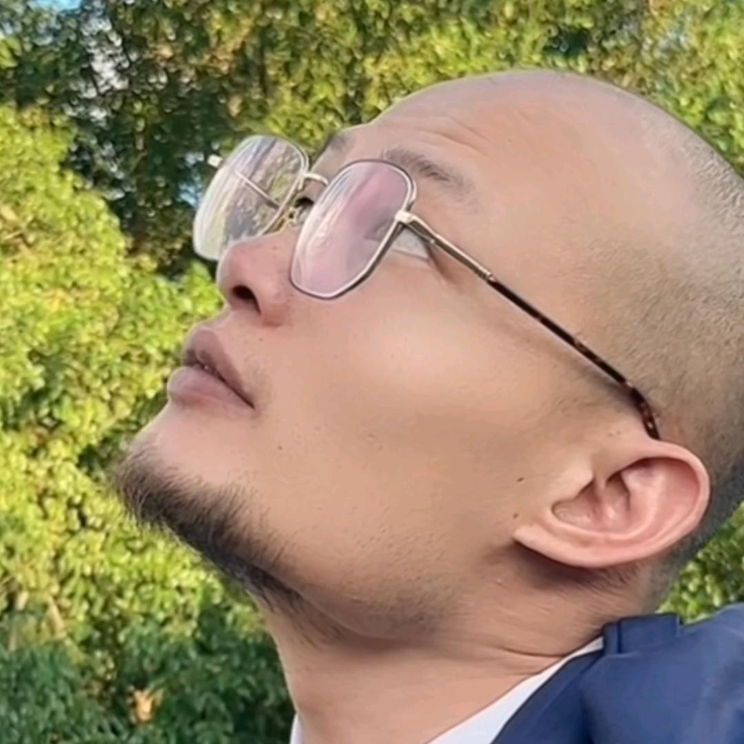 二叔光头佬