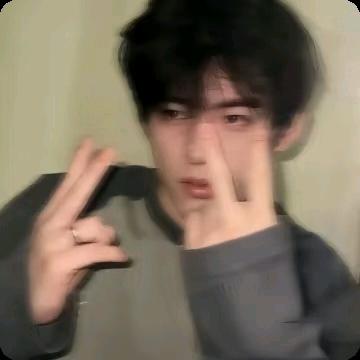 摇摇头