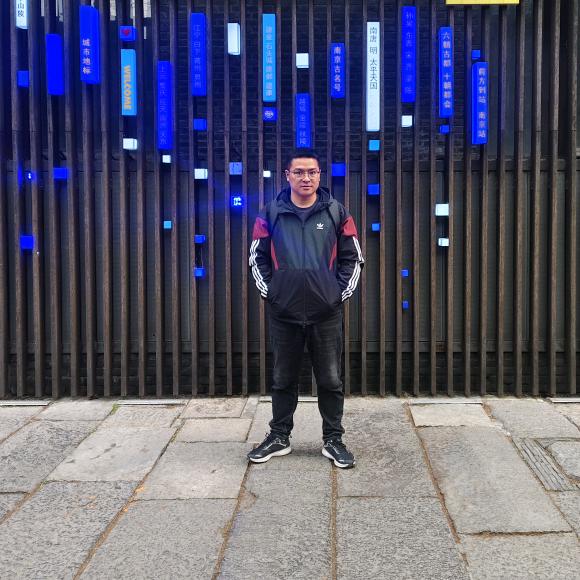 恩施搞美缝的刘毅