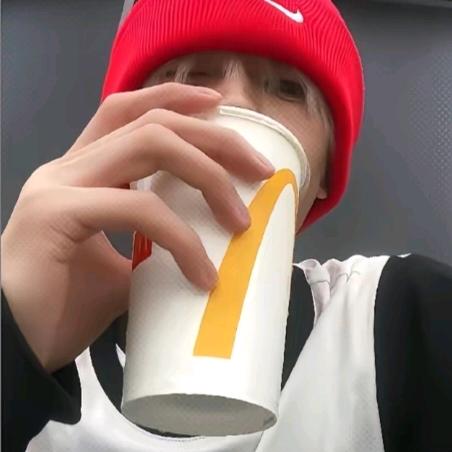 你压到我腿毛了.