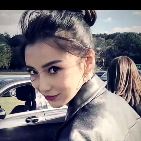 🌺J  💐
