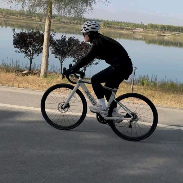 爱骑行的王同学