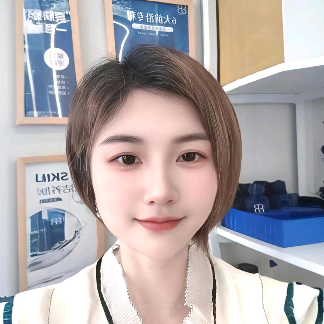 洁小白莲湖店店长丽丽