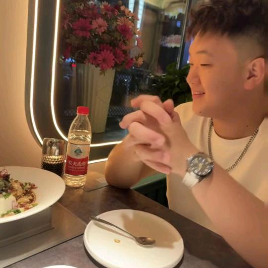 小吴数码（精品手机批发）