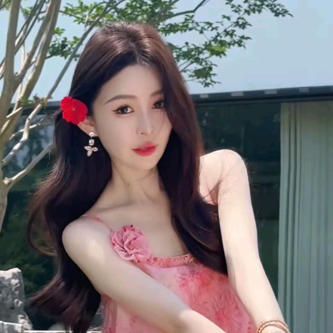 余潇潇💖高端美搭