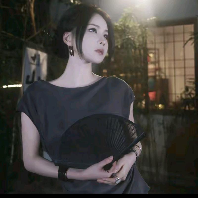 溶溶RONGRONG穿搭日记