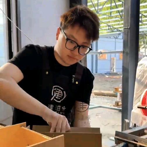 麻酱蛋少爷赵富贵