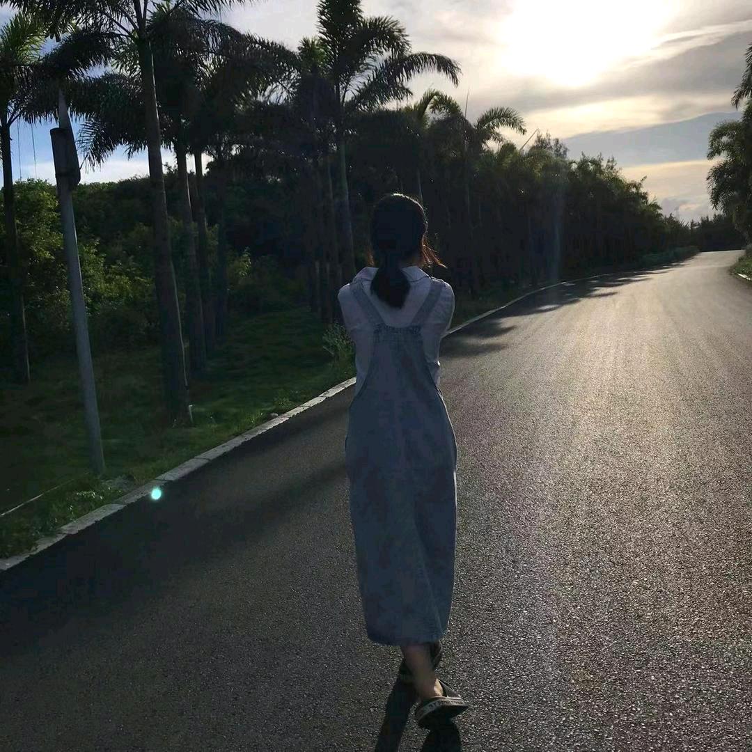 丫头不开心