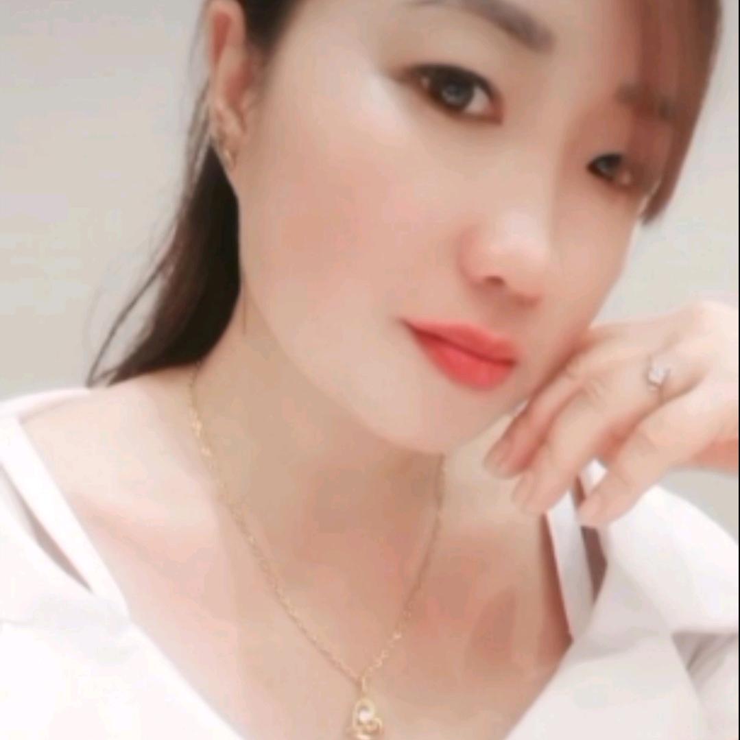 淡然一笑