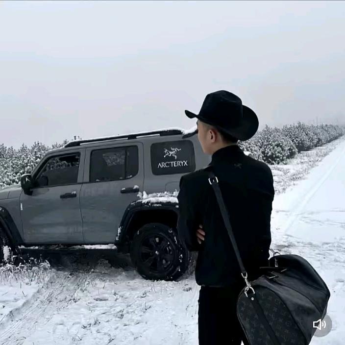 @他們都叫我頭盔.